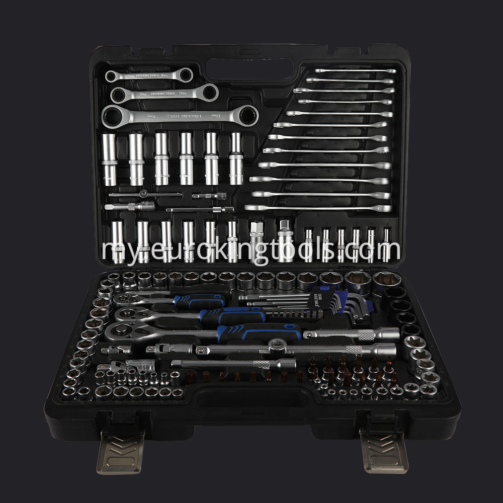 Wrench socket driver set